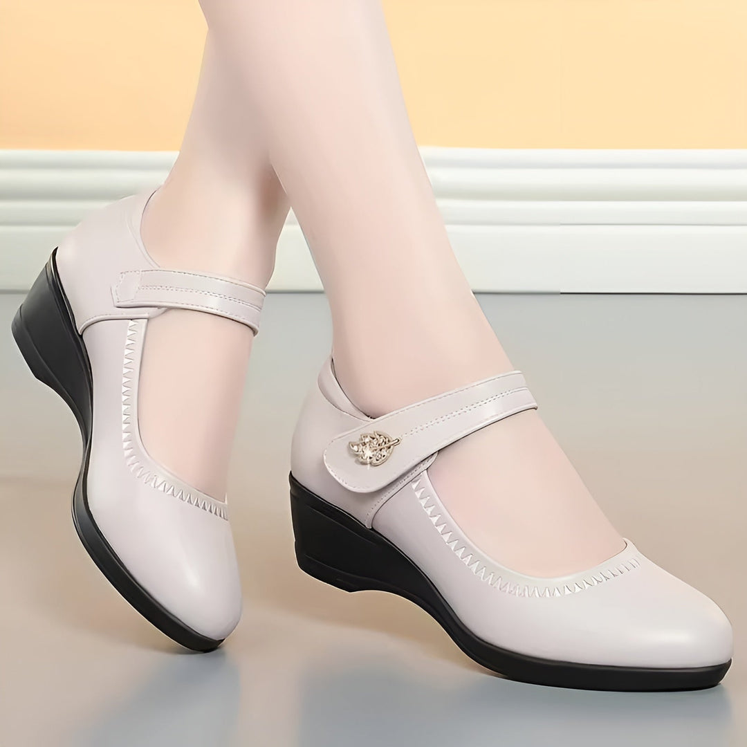 Brenka - Stylish Leather Shoes With Strap