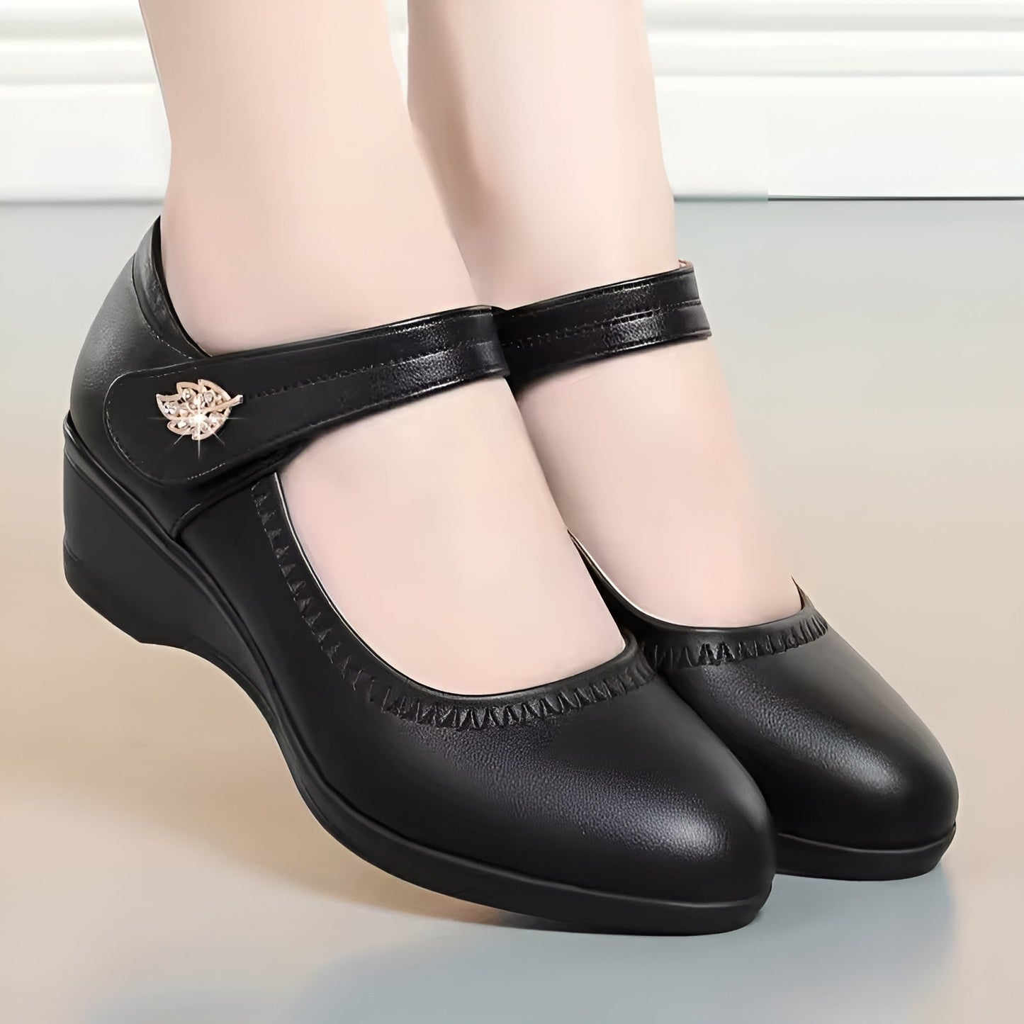 Brenka - Stylish Leather Shoes With Strap